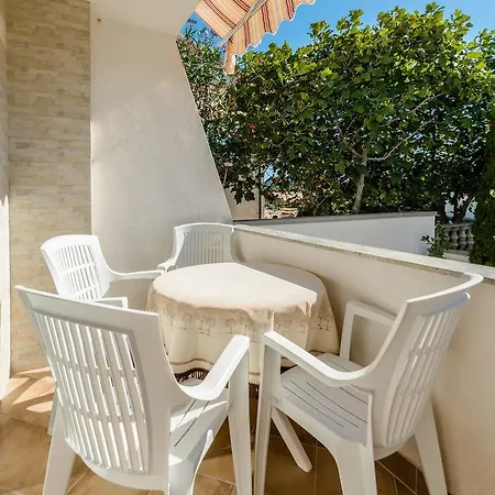 Jakoubek Apartment Vir