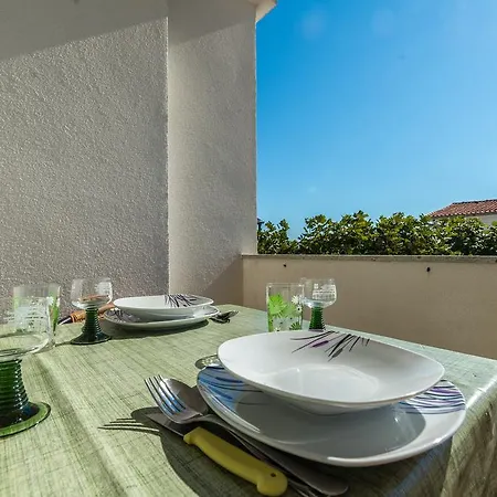 Jakoubek Apartment Vir